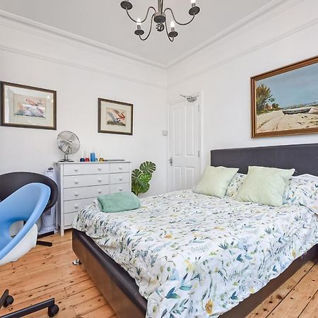 Groves 4 Bedroom, Shepherds Bush لندن المظهر الخارجي الصورة
