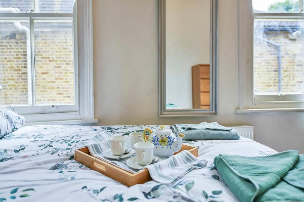 Groves 4 Bedroom, Shepherds Bush لندن المظهر الخارجي الصورة