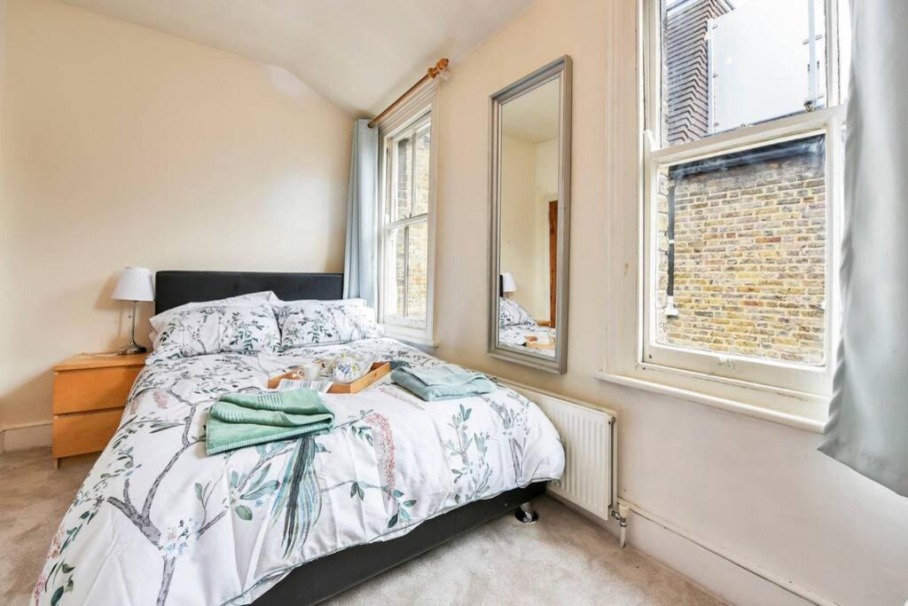 Groves 4 Bedroom, Shepherds Bush لندن المظهر الخارجي الصورة